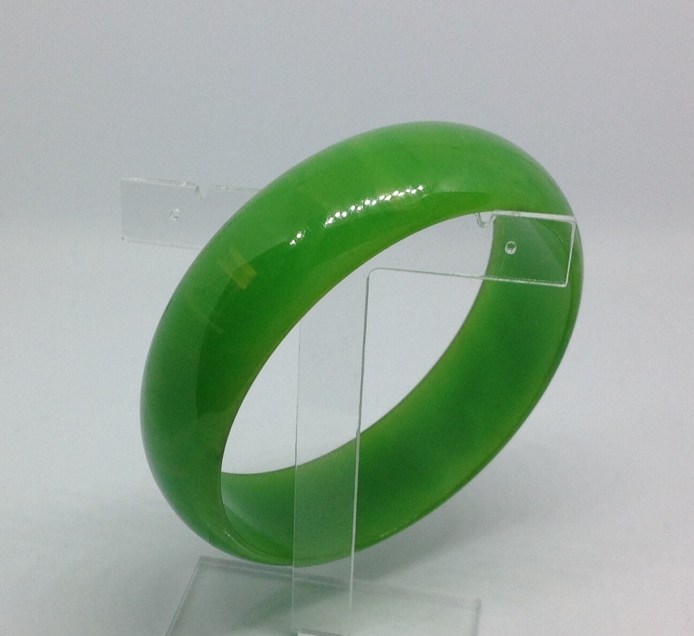 Vintage Semi Translucent Marbled Lime Green Bakelite 8" Bangle Bracelet