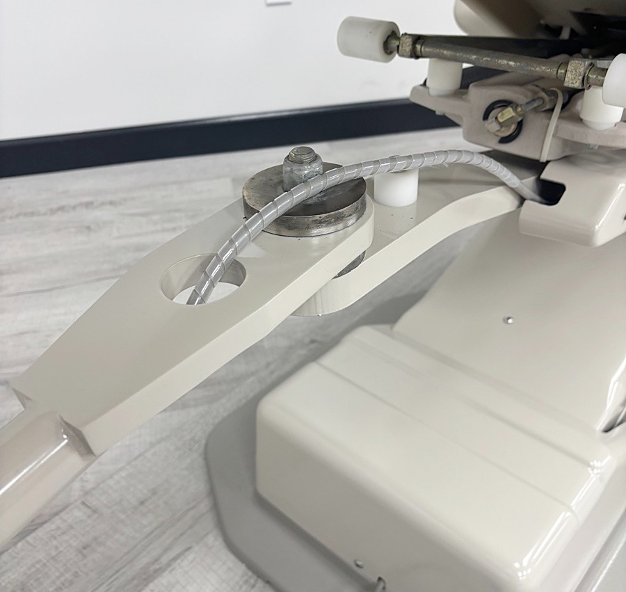 ADEC 6300 Dental Radius Mount Examination Light *Refurbished
