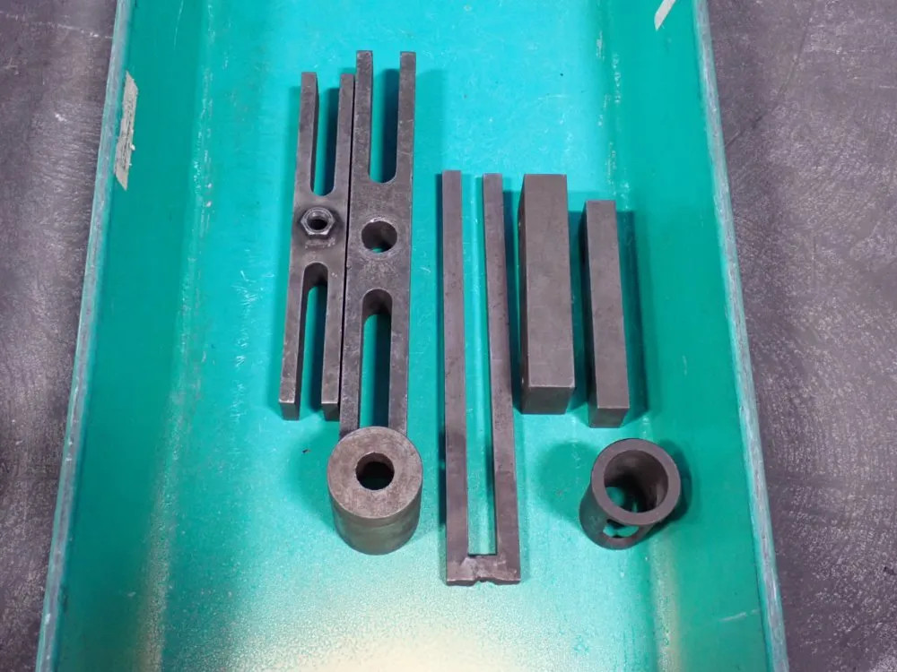 HARDWARE  08250881165