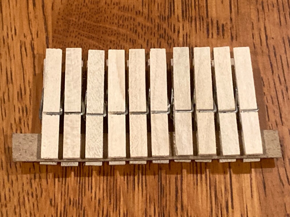 Small Wood & Spring Clothespins (10 pcs)