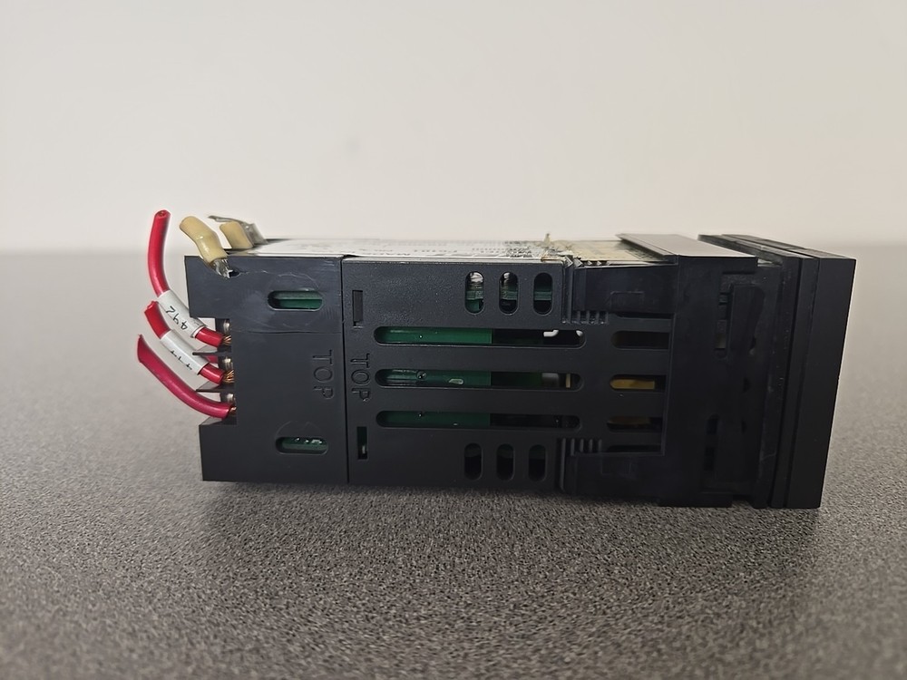 WEST 6100+ Model P6101 Temperature Controller 120-240VAC 24VDC