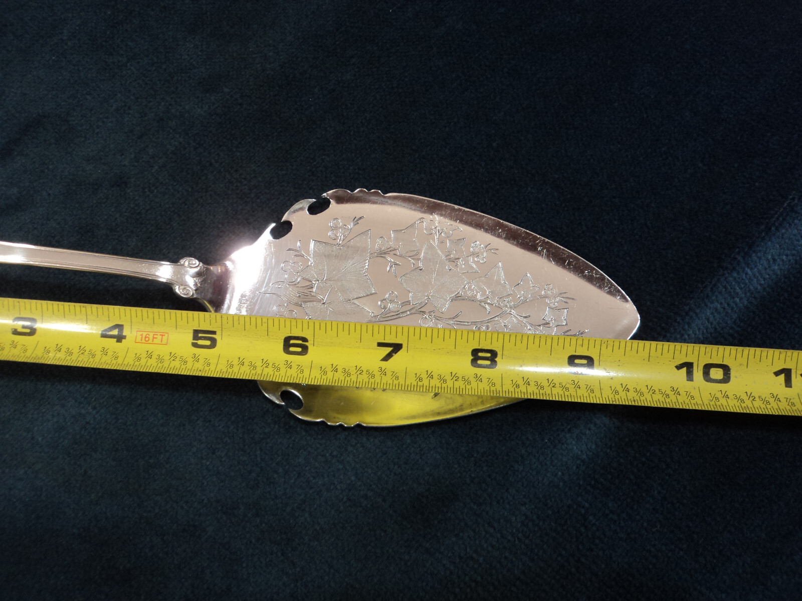 Silverplate Flatware lot of 1 Design Bowl Cake Server Reed Barton Roman 1868