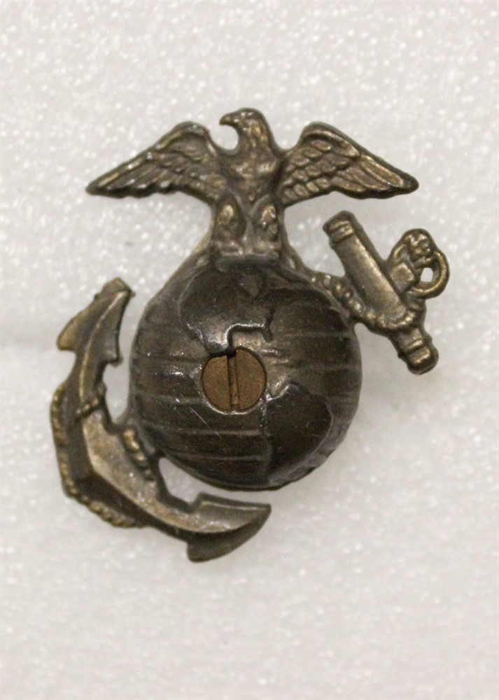 USMC 2005 - Marine Corps Eagle, Globe & Anchor hat badge, WWII era - Enlisted