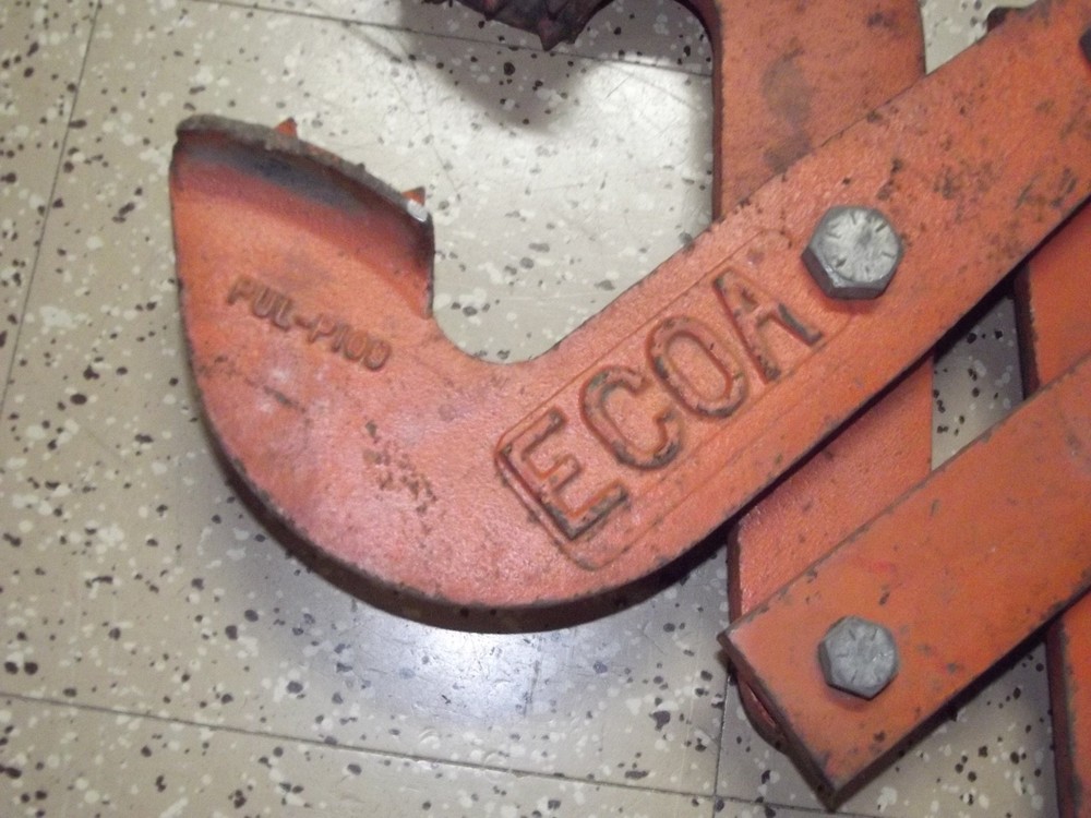 ECOA Pallet Puller Clamp