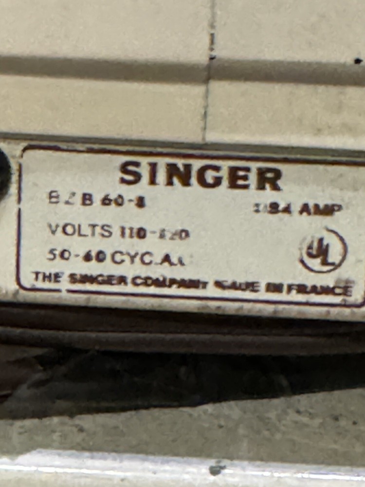 Vintage Singer Sewing Machine Model 237 BZB Zigzag Stitch