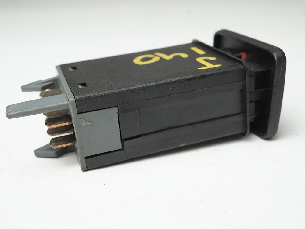 1999 - 2006 Volkswagen Golf Hazard Emergency Light Control BuTTon Switch OEM