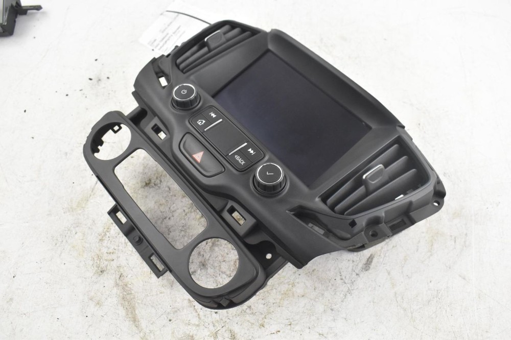 2020 GMC Terrain Control Panel Screen 8 Used, Reprogramming Needed