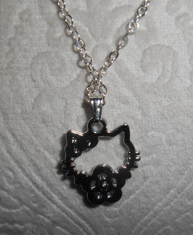 HELLO KITTY HEAD WITH CRYSTAL FLOWER NECKLACE
