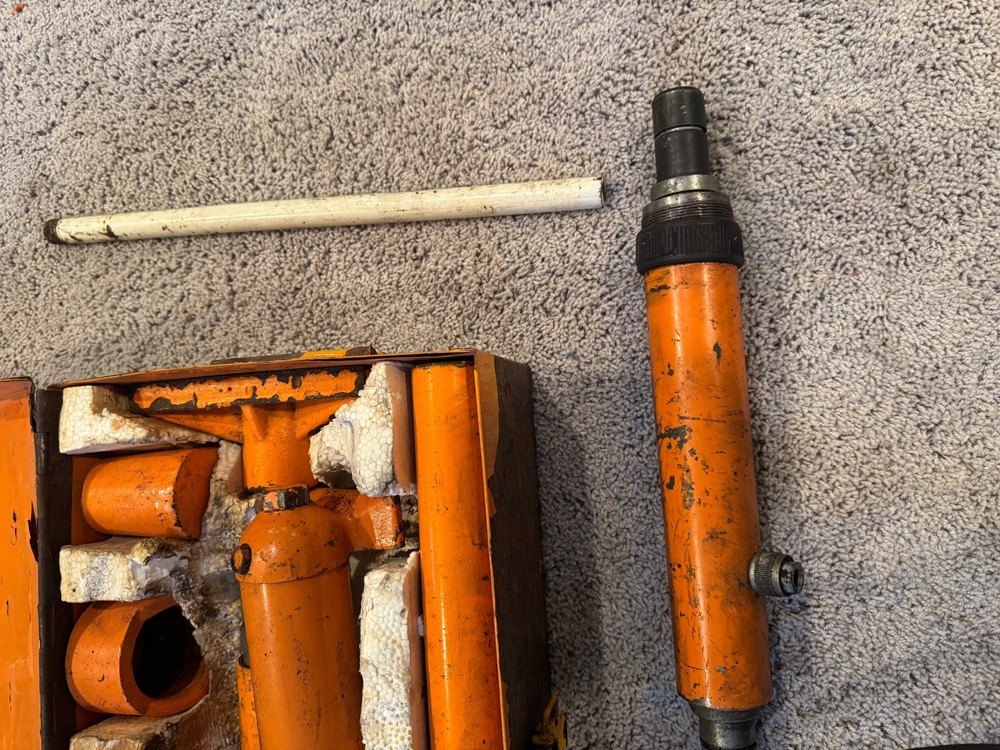 Central Hydraulics 10 Ton Portable Puller Kit