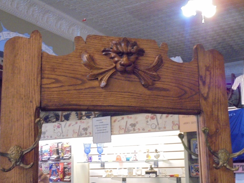 Oak Hall Seat