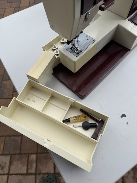 PFAFF 1229 Sewing Machine w/ Foot Pedal & Case - Storage Unit Find, Untested