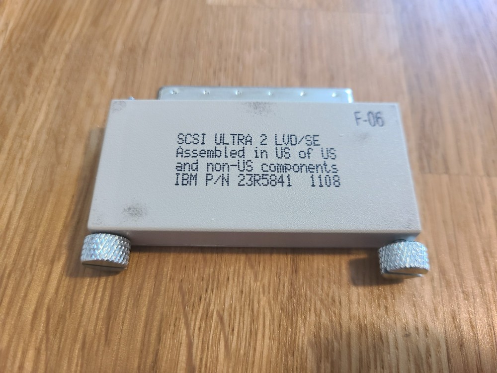 IBM 4206 Server LVD Multi-Mode Terminator, 23R5841