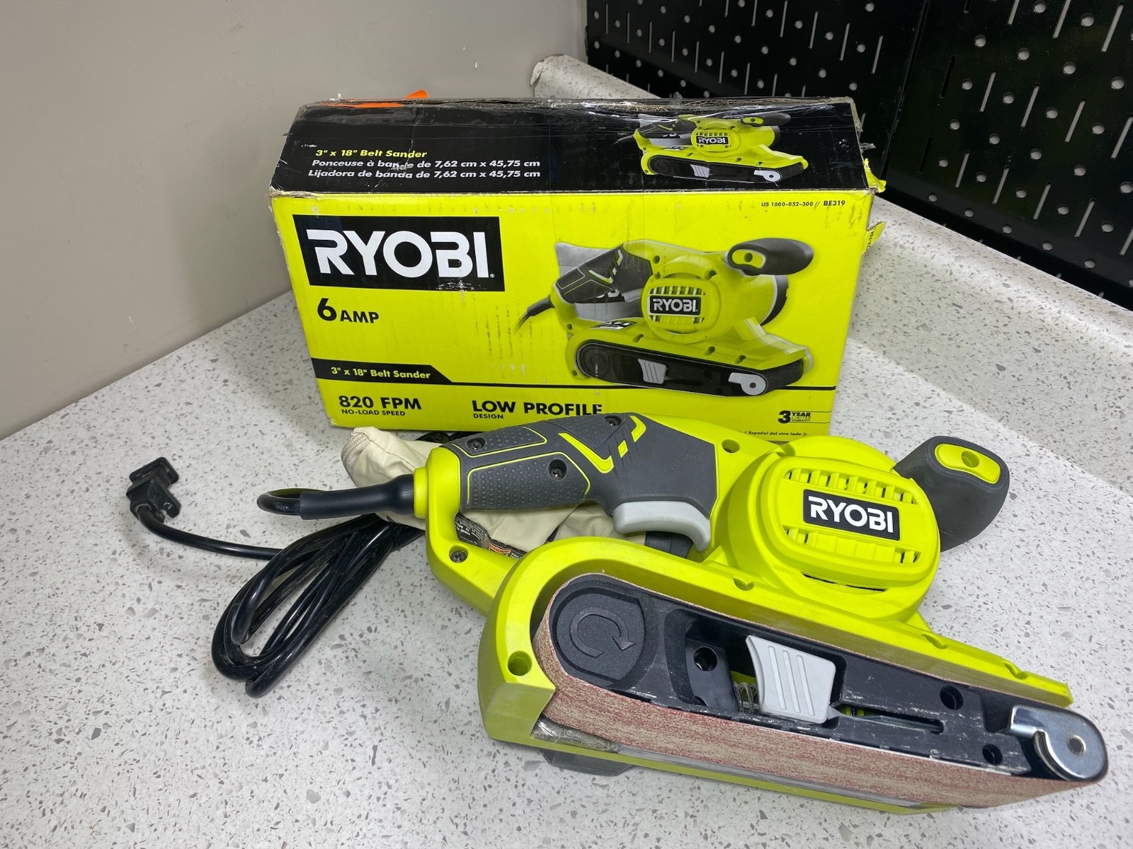 Ryobi BE319 1000W Belt Sander i10