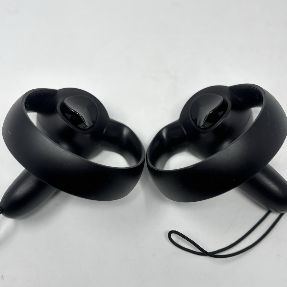 Oculus Rift Virtual Reality Headset HM-A with Controllers & Sensors Gamercore