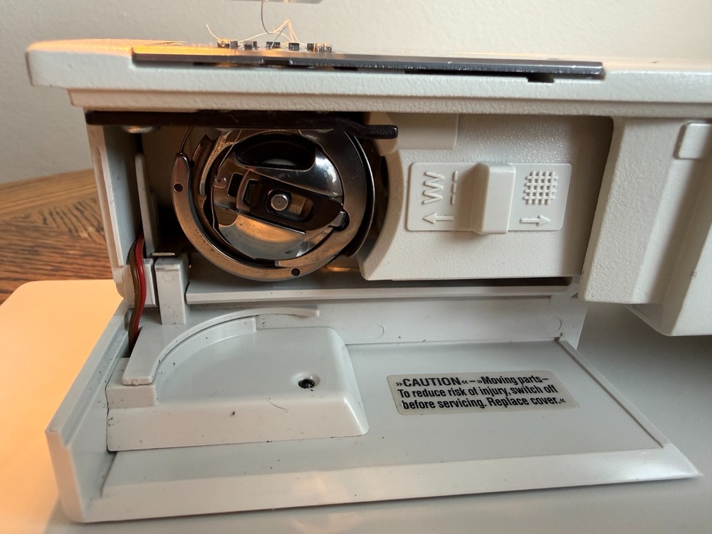 Pfaff Creative 7560 Sewing Machine