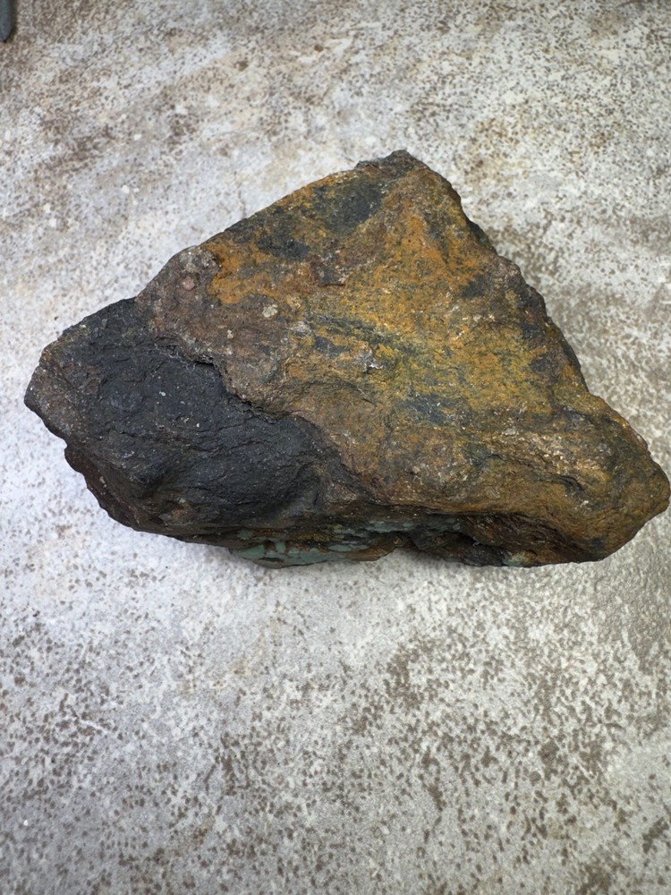 Stabilized hubei turquoise rough
