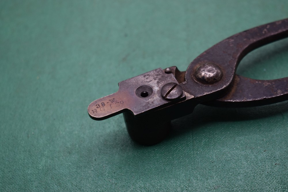 antique Bridgeport implement BGI CO 38 WCF 1 cavity mold used nice