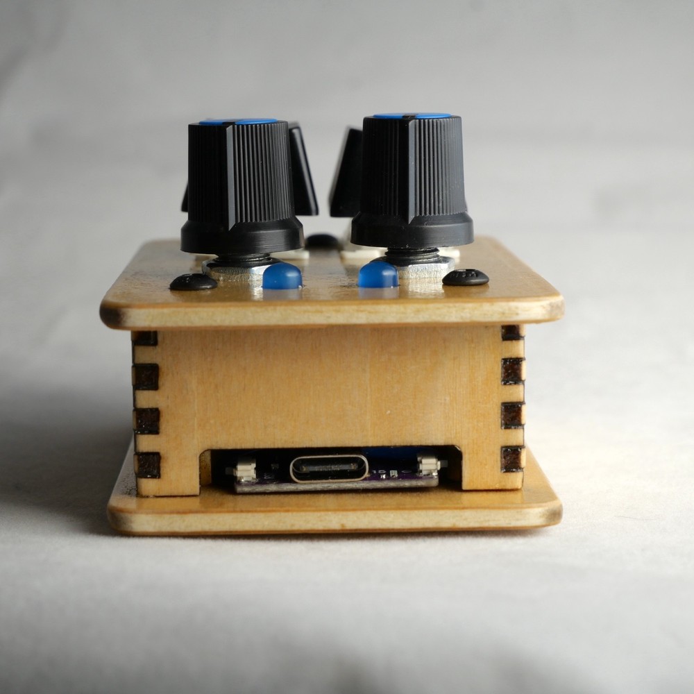 madMidiMiniClassicPlus Midi Controller 2 buttons, 2 potentiometers, 2 LEDs