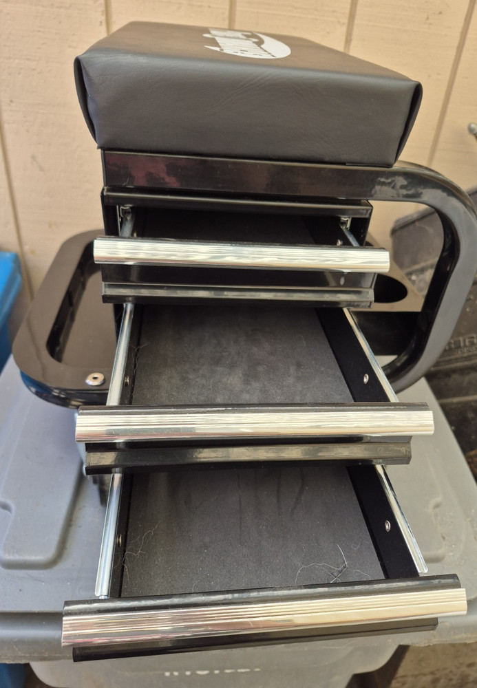 Performance Roller Seat With 3 Drawers PD2016A