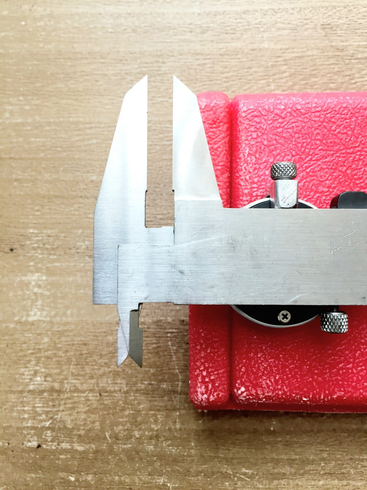 Mitutoyo Dial Caliper 6" Calibrated 505-626 .001" 6” With Case - Made In JAPAN