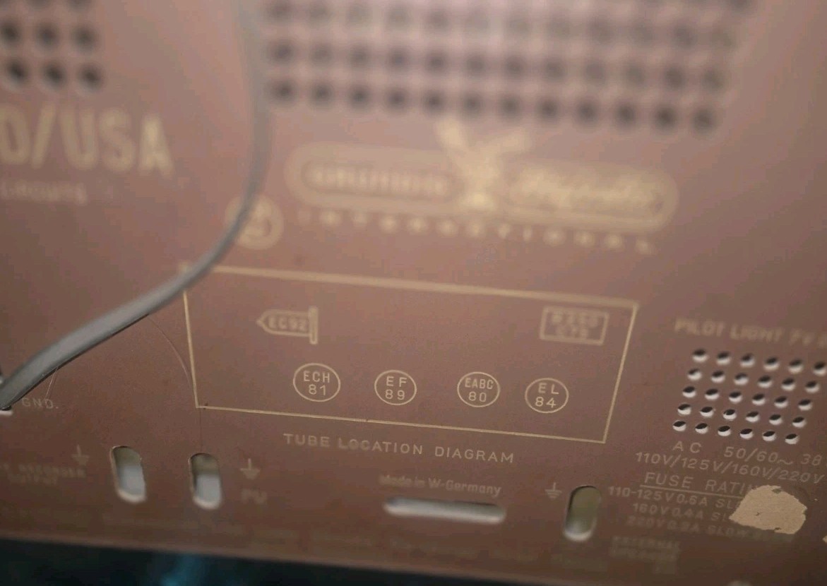 Antique Grundig-Majestic Model 2035 Radio - WORKS!