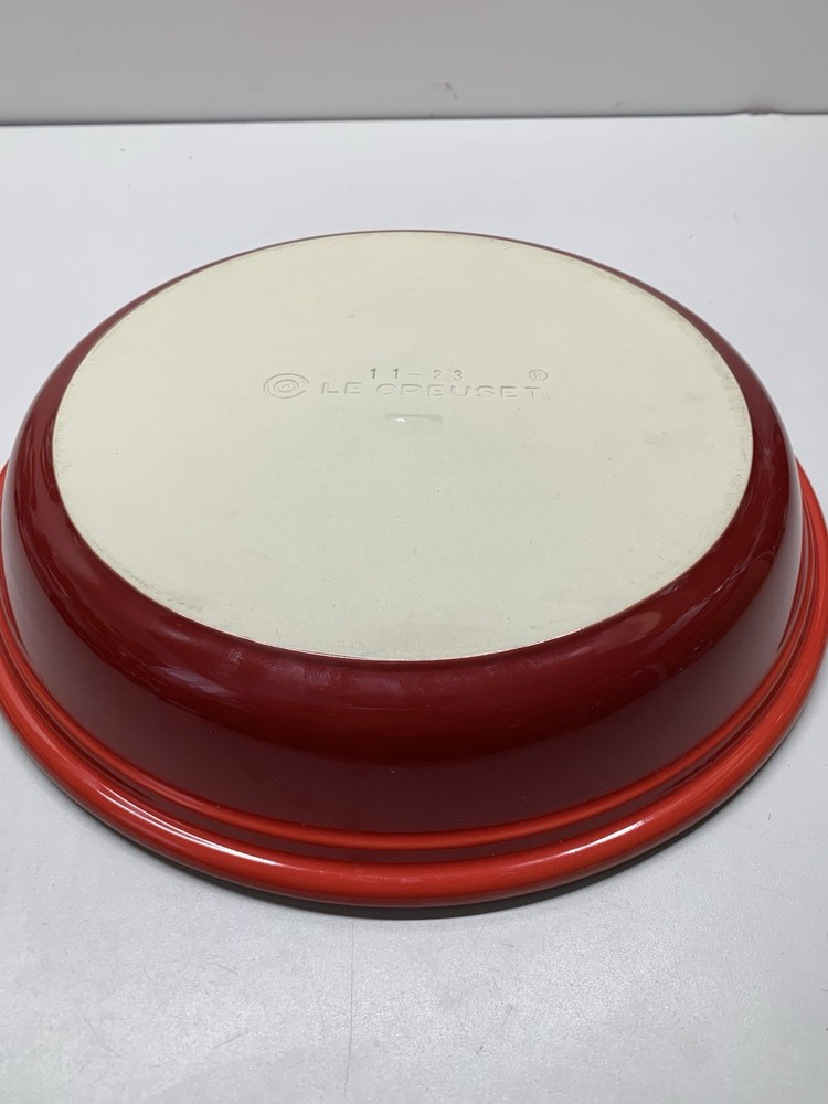 Le Creuset Stoneware Circle Baking Dish Red