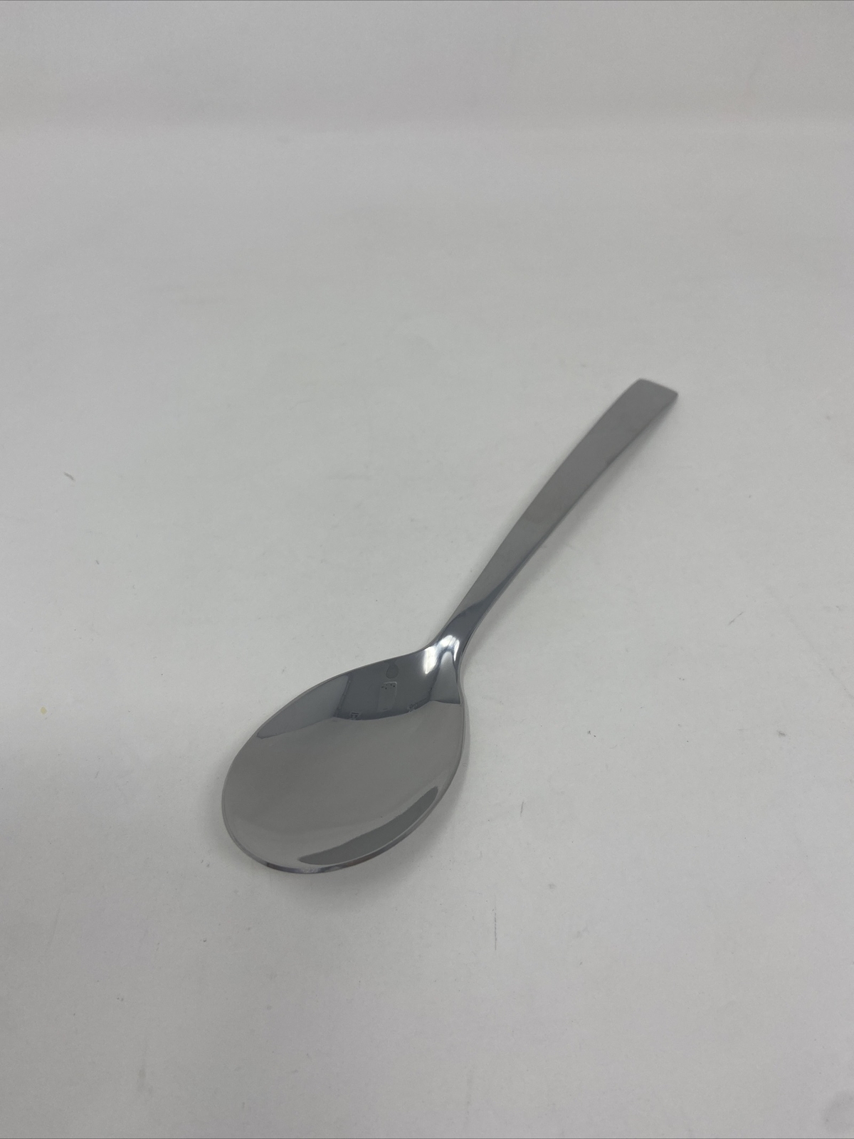 World Tableware 962 002 Oceanside 7-1/4" Dessert Spoon Box Of 3 Dozen NEW