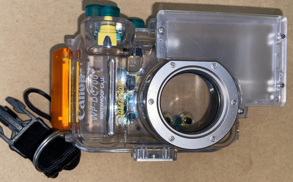 Canon Waterproof Case WP-DC700 for Powershot A60 & A70 Underwater Diving EUC