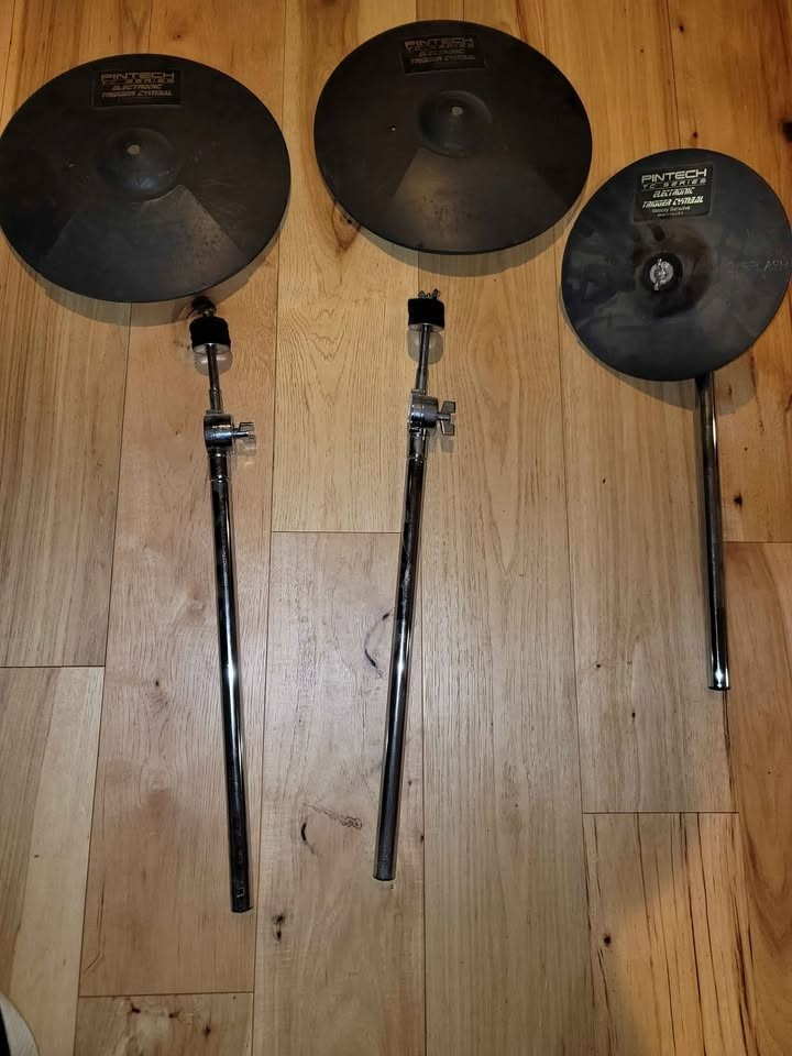 Pintech Percussion Concertcast Mesh Electronic Drum Kit with Alesis DM5 Module