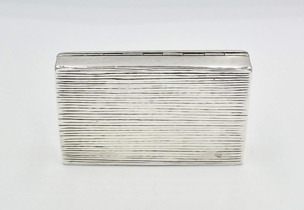 GEORGIAN SOLID SILVER ENGRAVED SNUFF BOX c1810