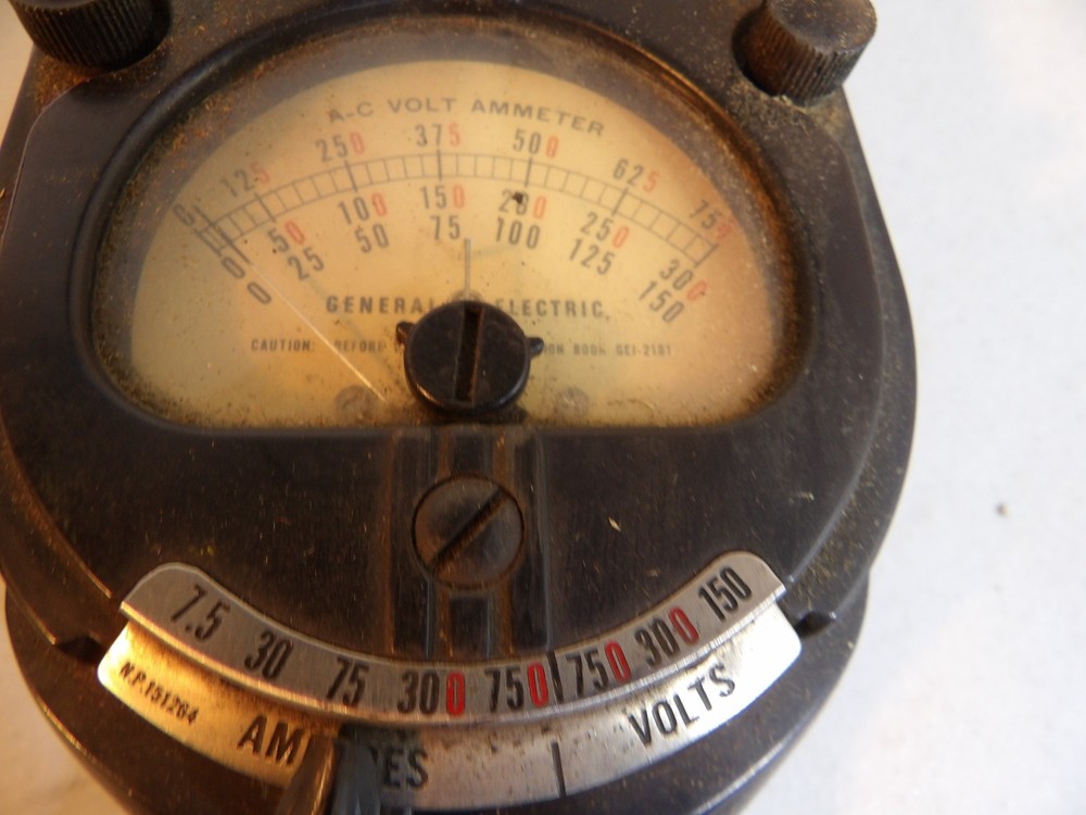 Vintage Simpson Model 8AKA1AE-4 A.C. Volt Ammete ( untested )