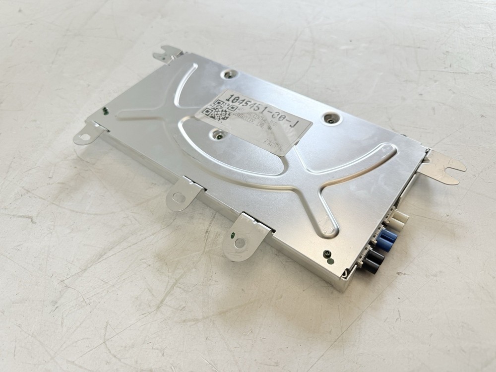 2016 - 2020 Tesla Model X Central Body Control Module Computer 1045451-00-J OEM