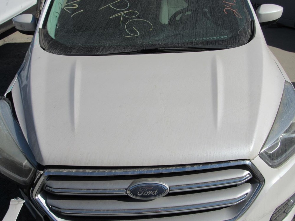 ESCAPE 2017 Glove Box 1000860