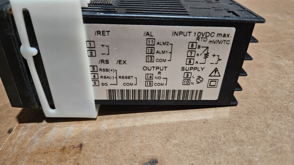 Yokogawa UT150L Temperature Controller