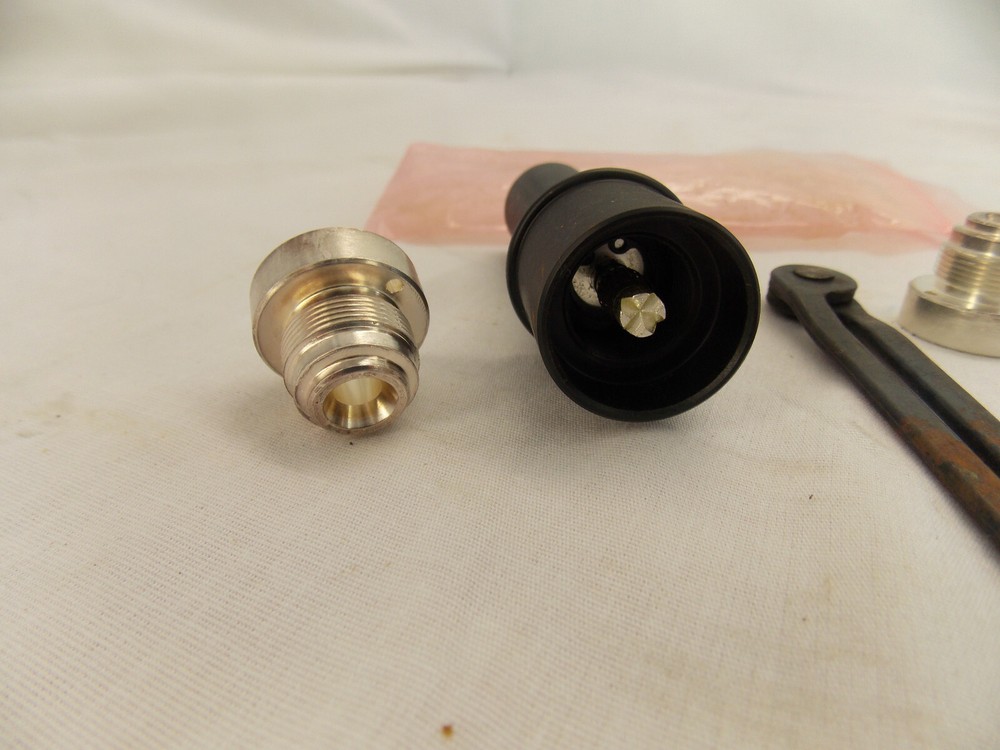 Fluke RPM 3606 Threaded Voltage Probe Kit, For High Voltage Probes