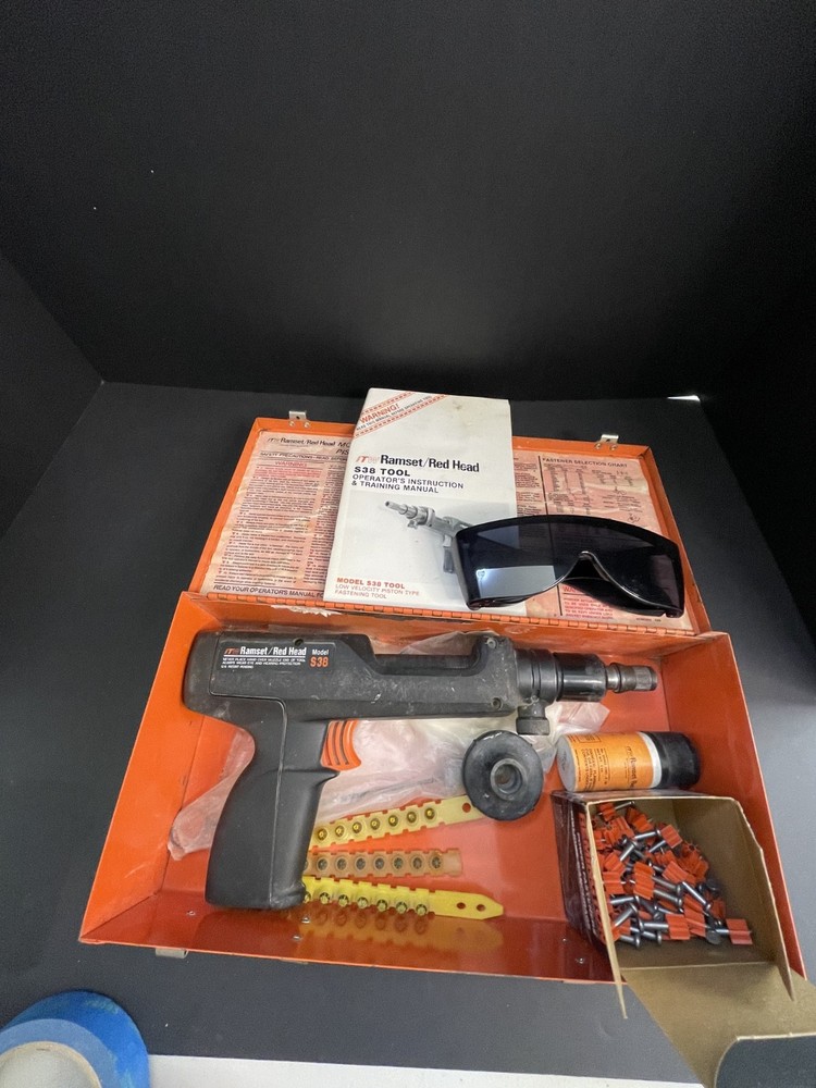 Ramset Red Head S38 Powder Actuated Tool Kit w Case & Loads