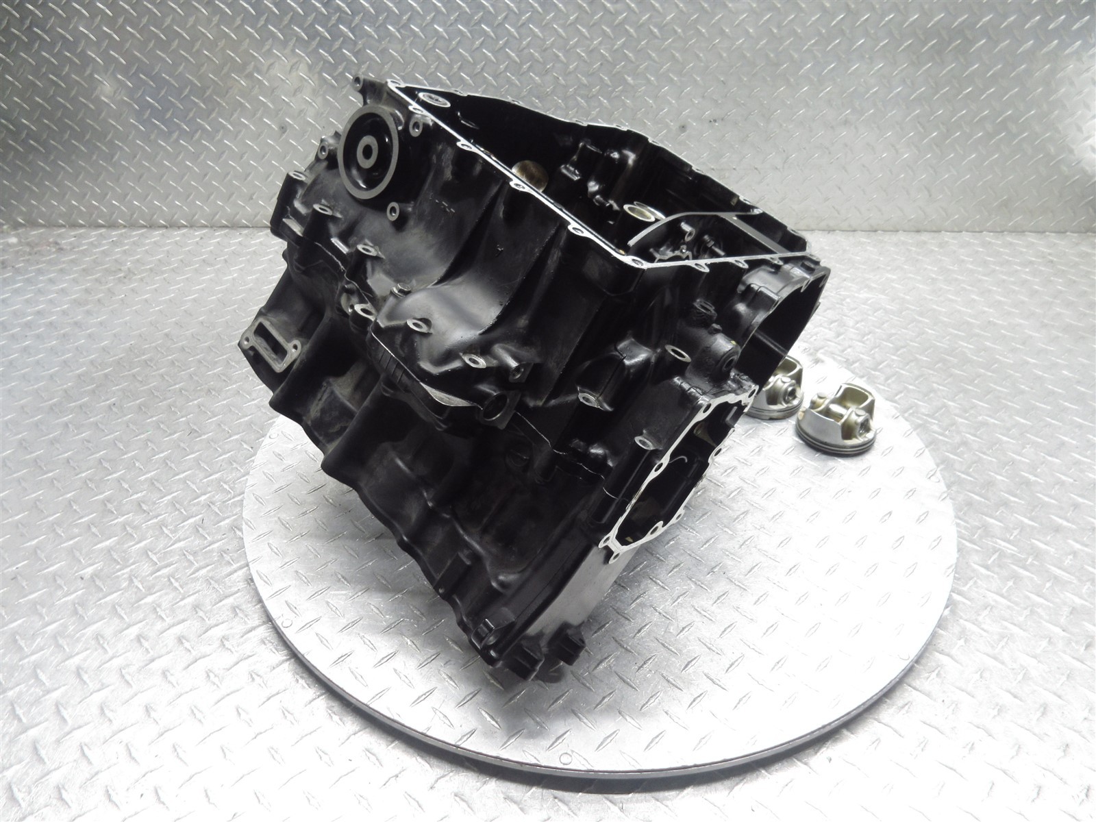 2009 08-11 Kawasaki ZX14R ZX14 Crankcase Case Engine Motor Block Piston **READ**