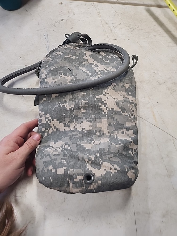 Camelbak Maximum Gear Hydration Pack Digital Camo No Backpack Straps Read