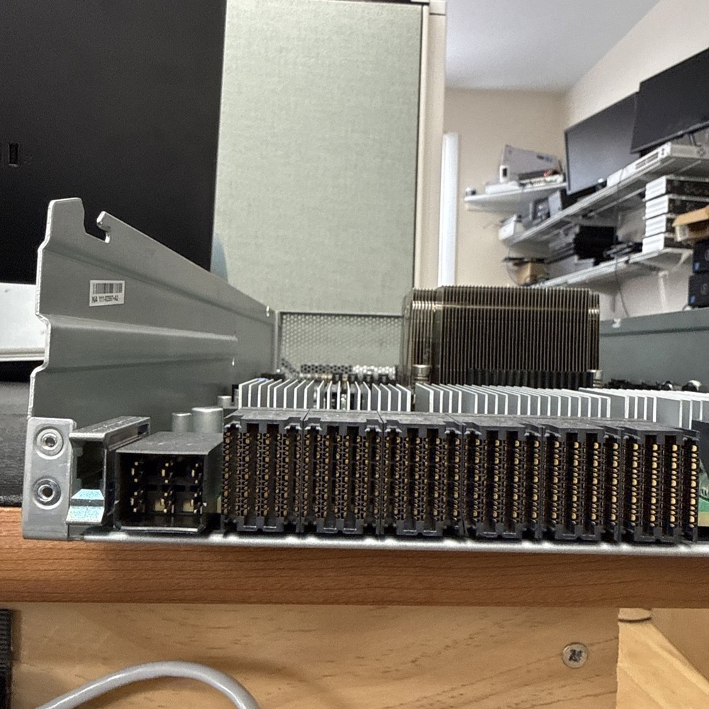 111-02587+G2 NetApp 111-02587 AFF-A700 Controller Module NO RAM