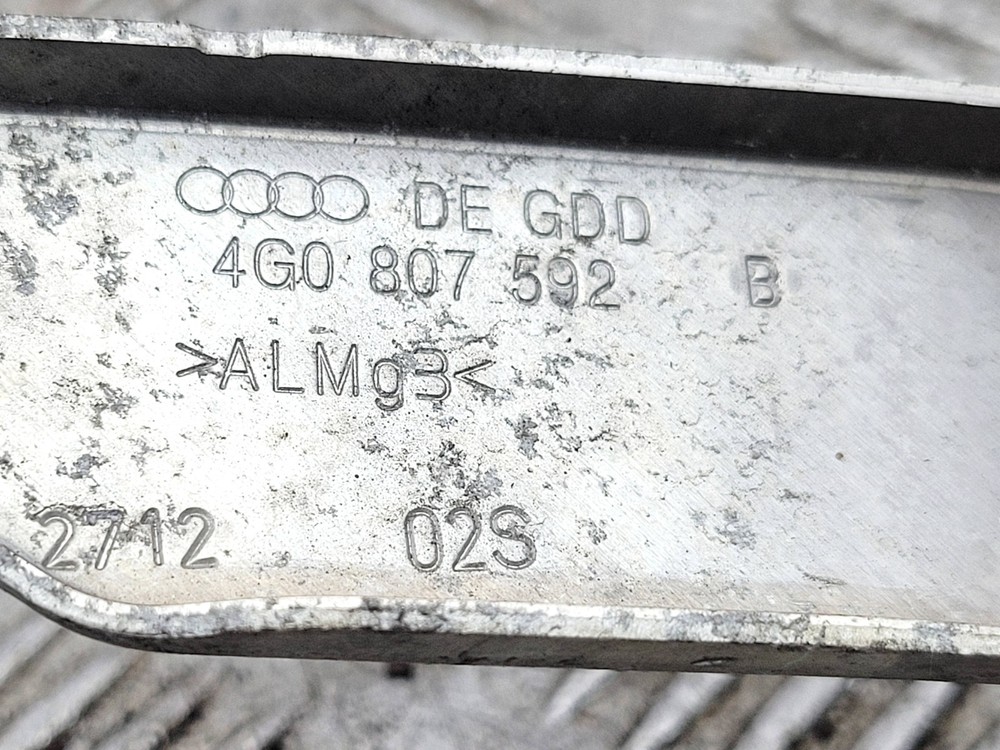 AUDI A6 C7 2012 FRONT RIGHT BUMPER BRACKET MOUNT SUPPORT 4G0807592