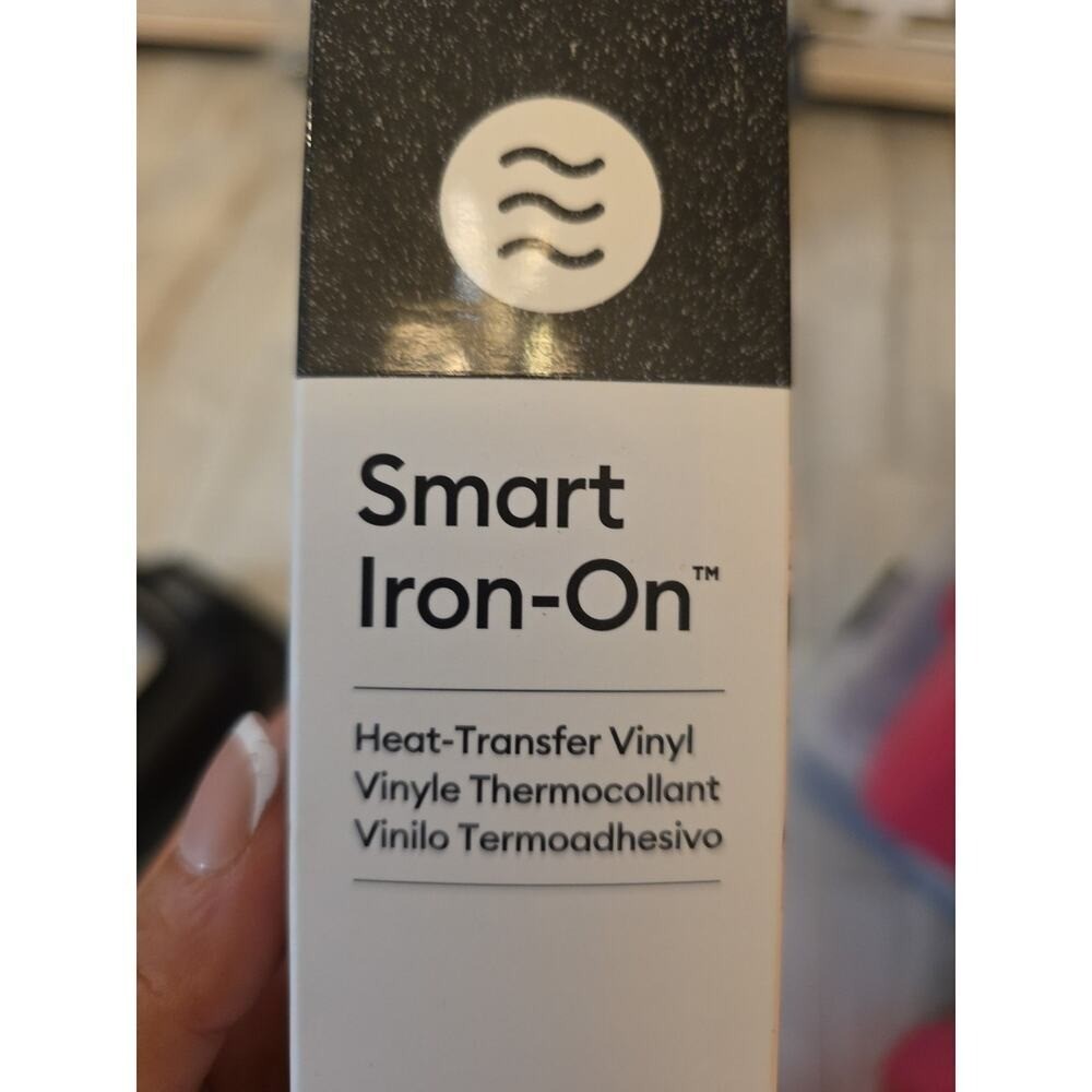 New Cricut Smart Iron on 2008939 Heat Transfer Vinyl Black 13 in x 9 ft