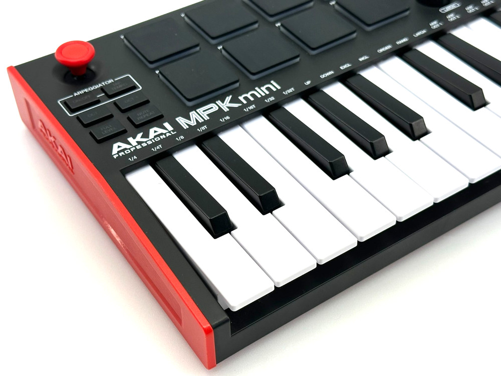 Akai Professional MPK Mini Play Keyboard and Mini Controller MK3