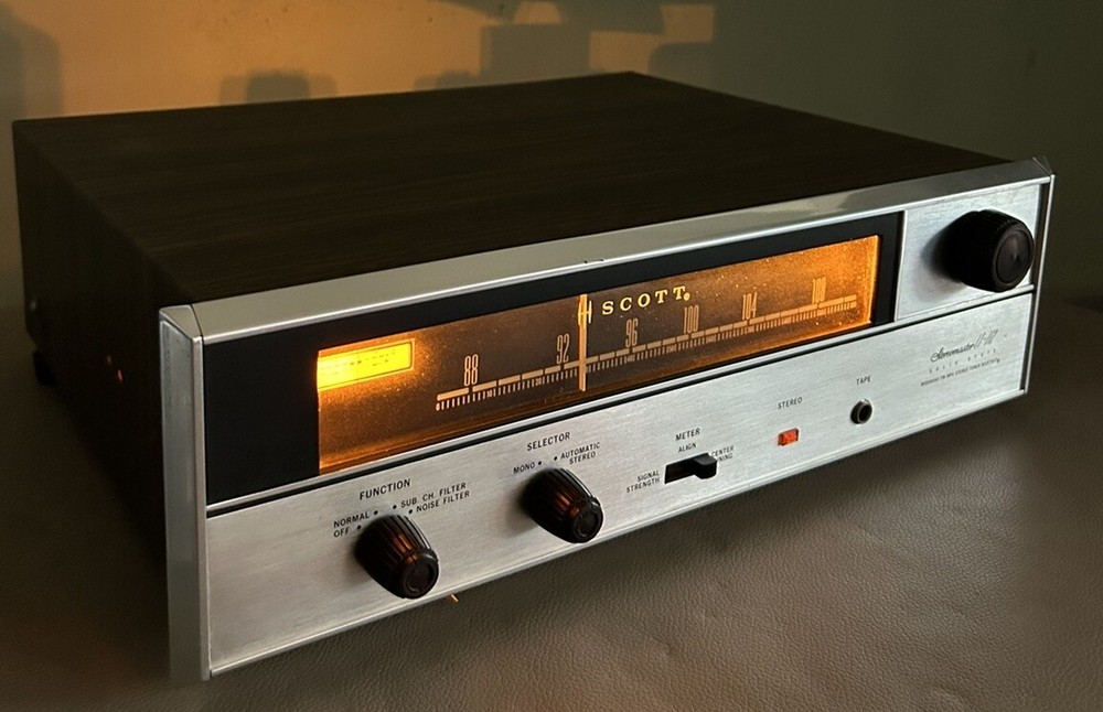 SCOTT LT-112 STEREO TUNER