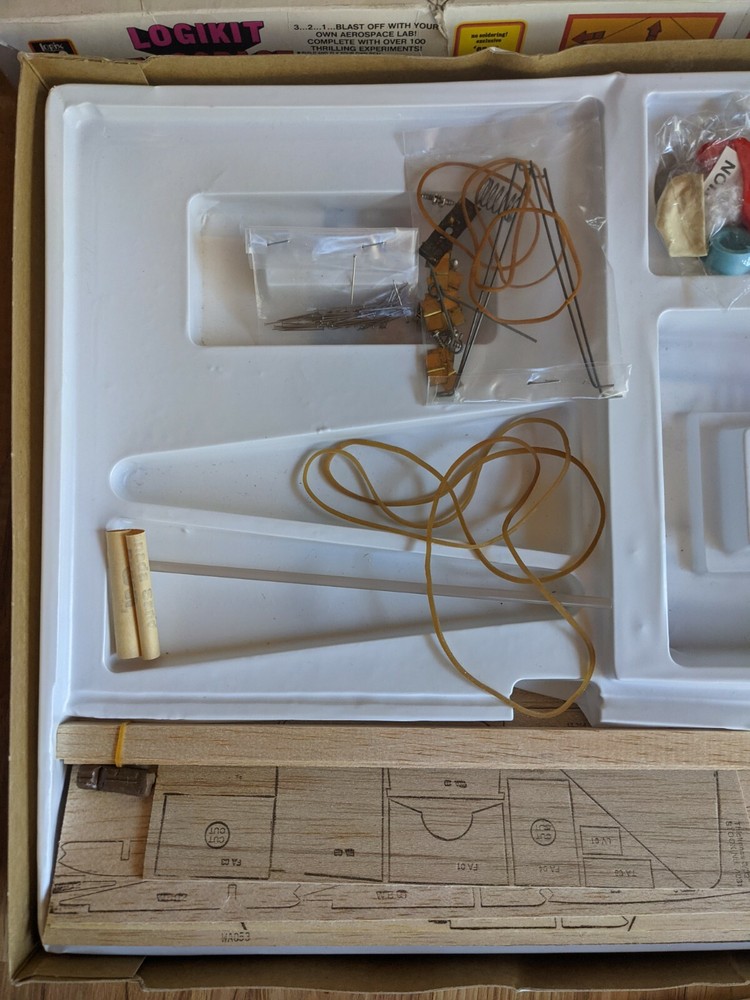 1973 Vintage Logikit Aerospace Center Lab Experiments