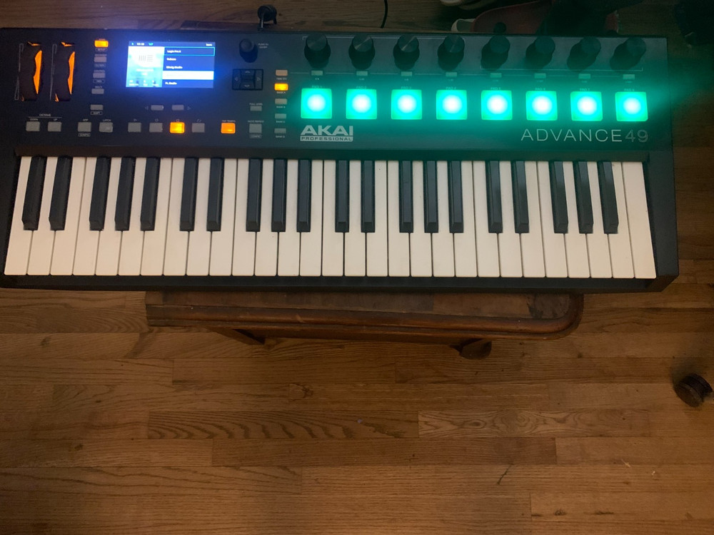 AKAI Advance 49 USB Keyboard Controller