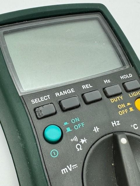 Jameco MS8226T TRUE RMS Multimeter Auto Range DMM Capacitance Temperature Meter