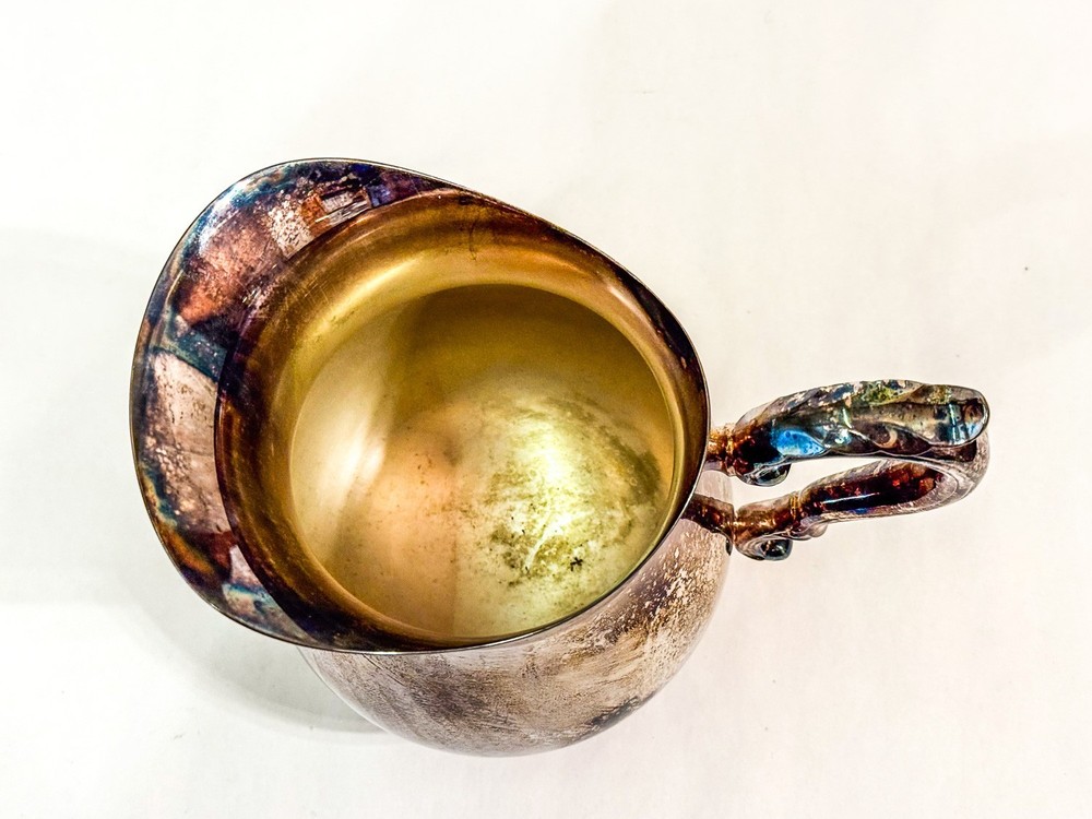 [E749] Vintage Wallace Silver Plate Quart Pitcher Ornate Handle