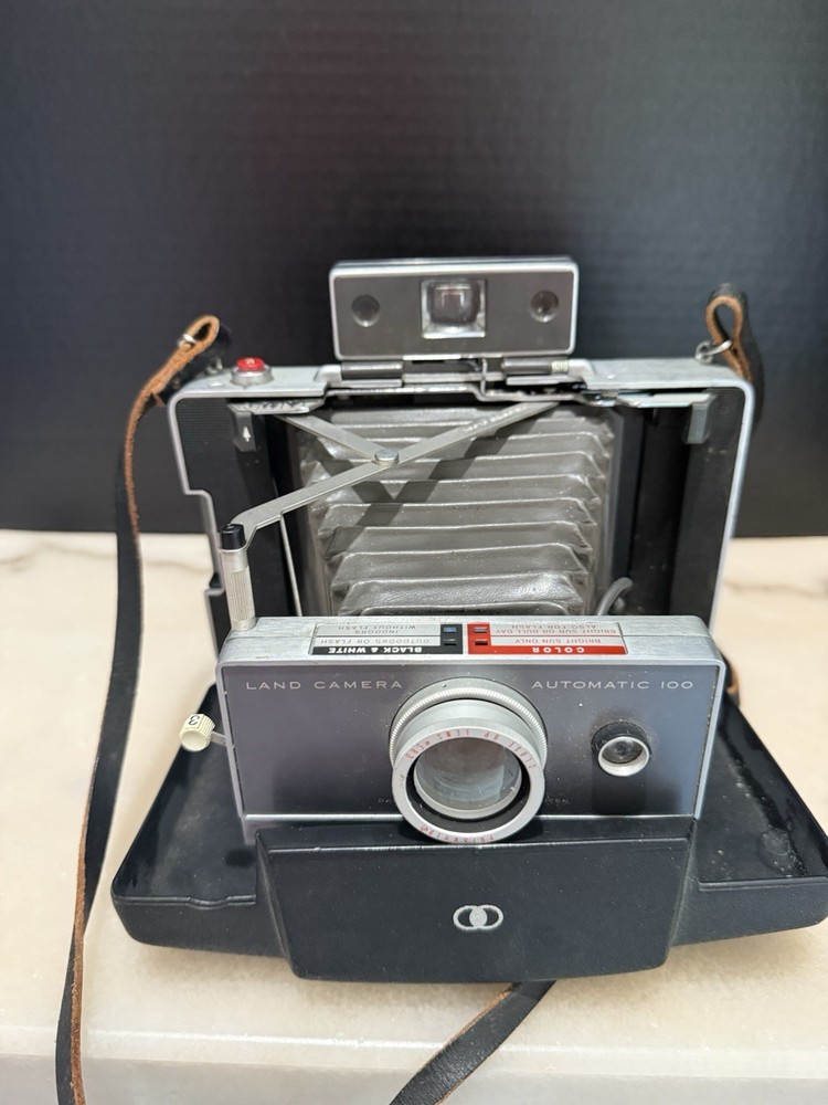 Vintage Polaroid Automatic 100 Land Camera