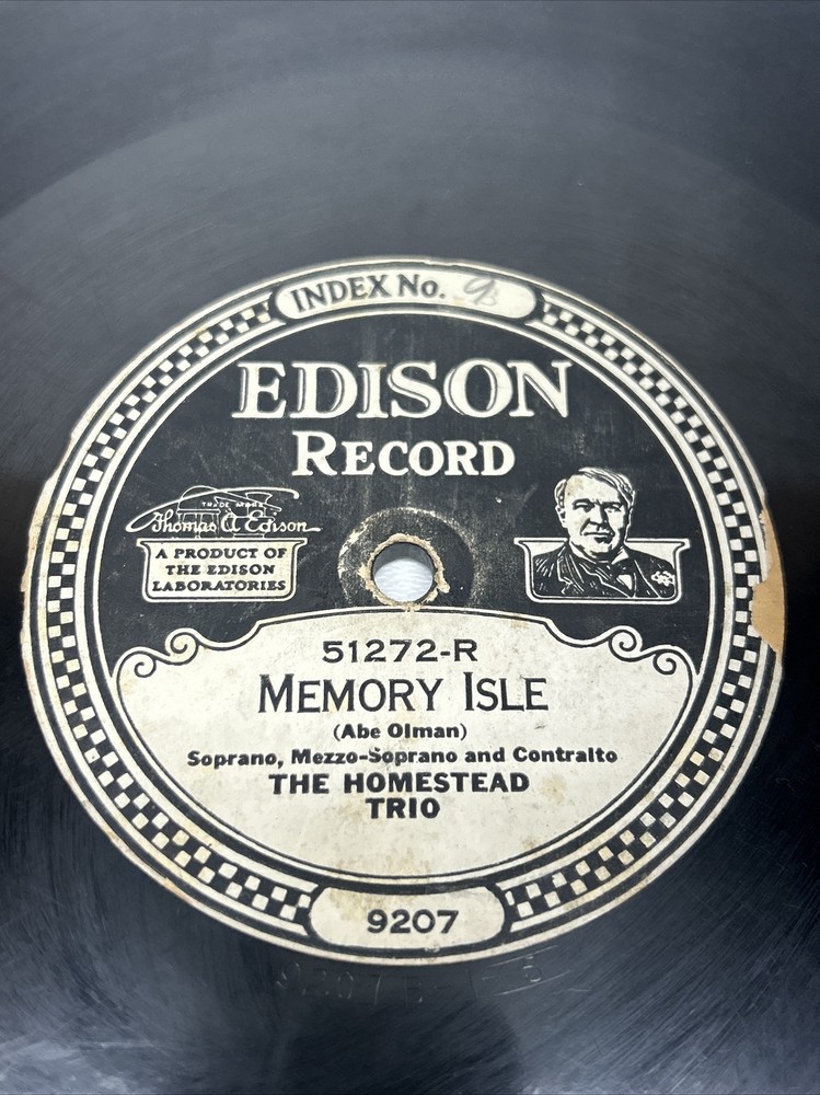 Edison Diamond Disc Phonograph Record, Mammy’s Little Silver Lining,Memory Isle
