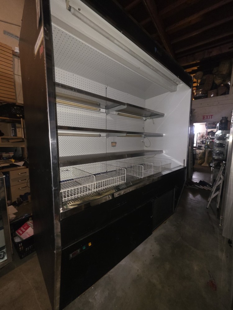 VERTICAL OPEN AIR COOLER DISPLAY CASE